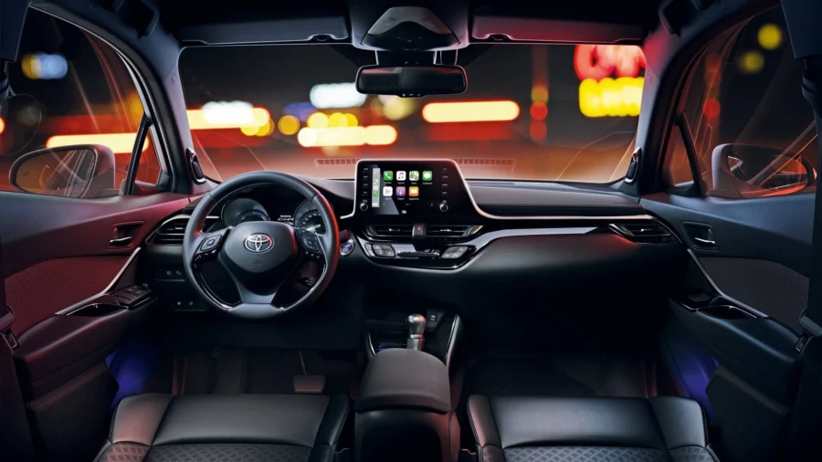 Салон Toyota C-HR